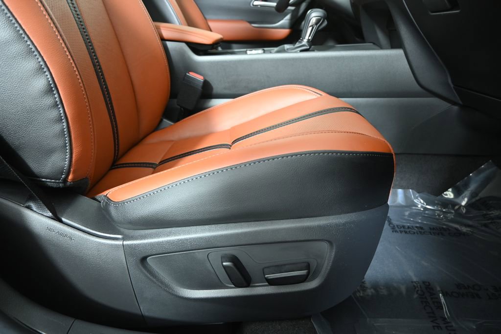 Used 2025 MAZDA CX-50 Meridian Edition w/ Apex Package image 14