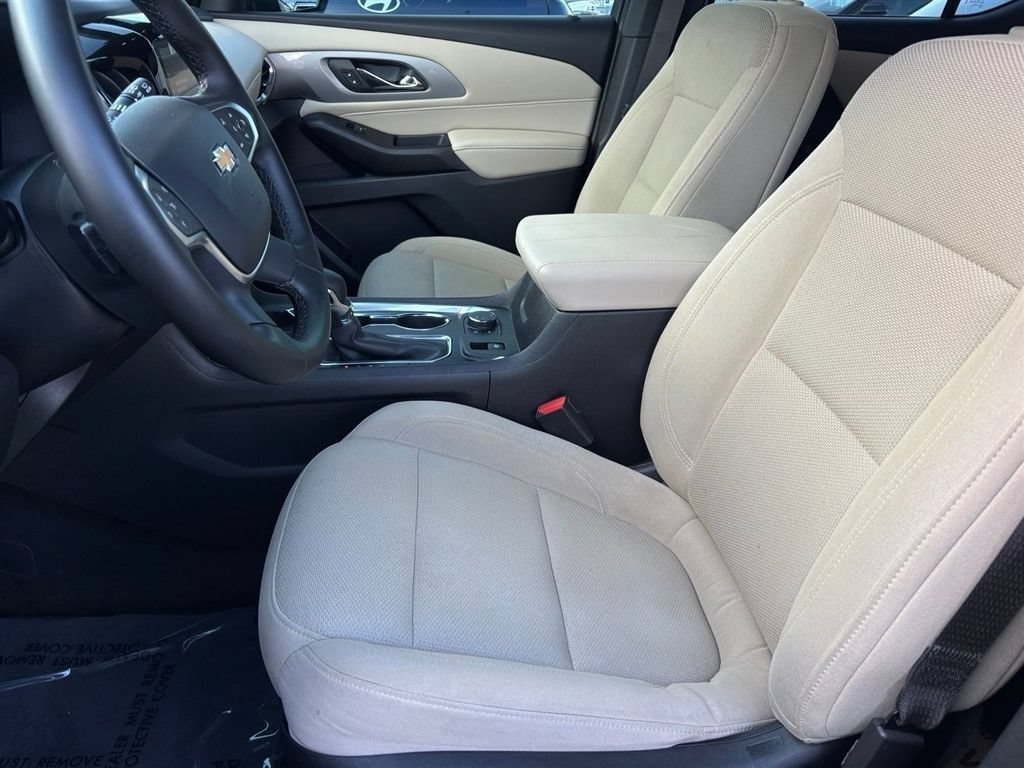 Used 2023 Chevrolet Traverse LT w/ LPO, Cargo Package AWD/4WD image 13