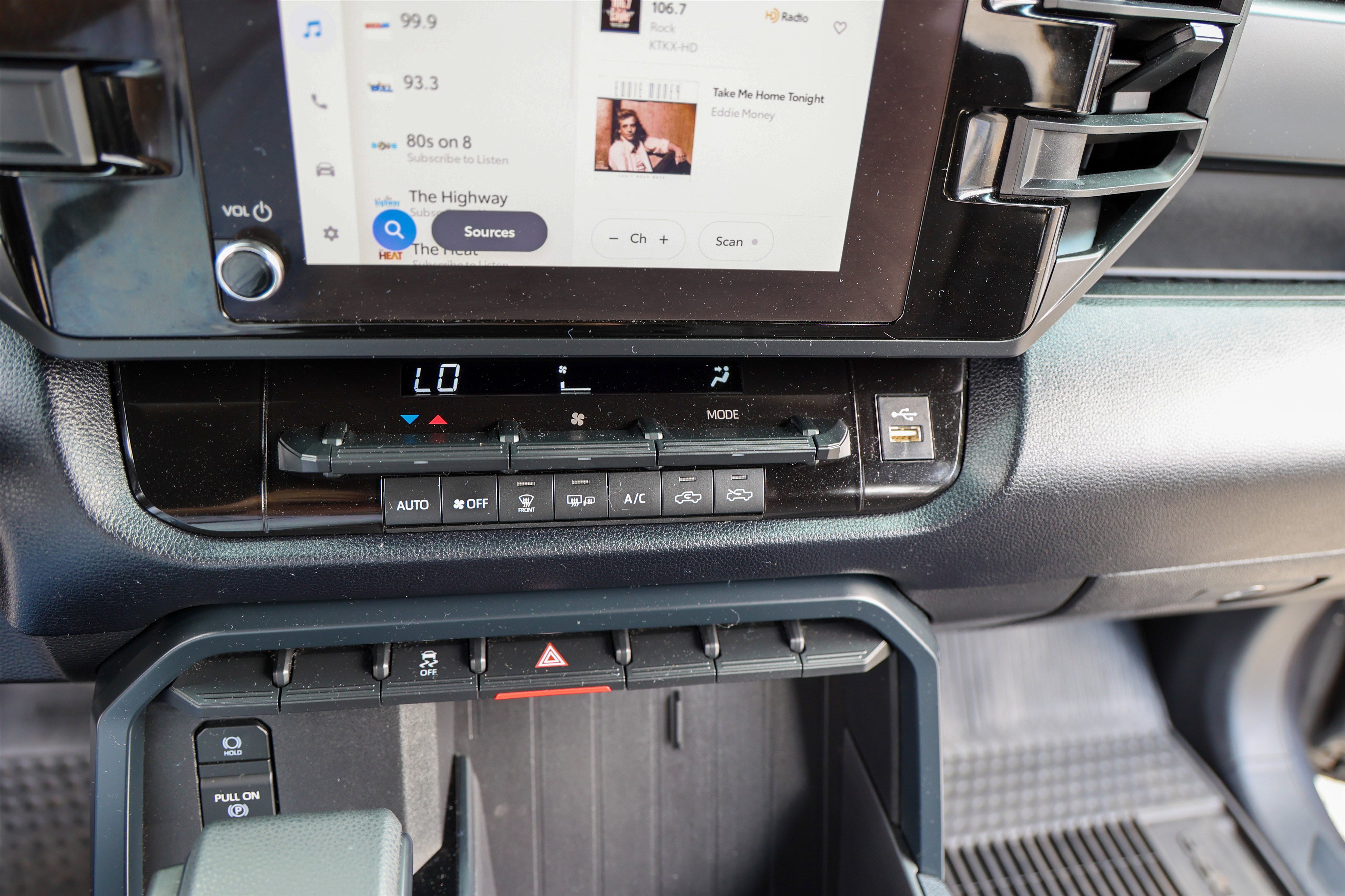 Used 2025 Toyota Tundra SR w/ SR Tow Package image 28