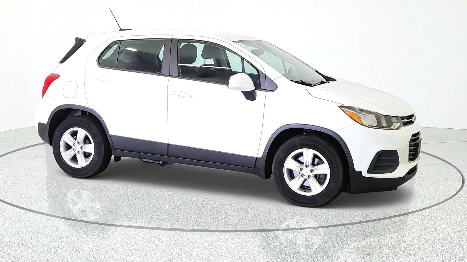Used 2020 Chevrolet Trax LS FWD image 10