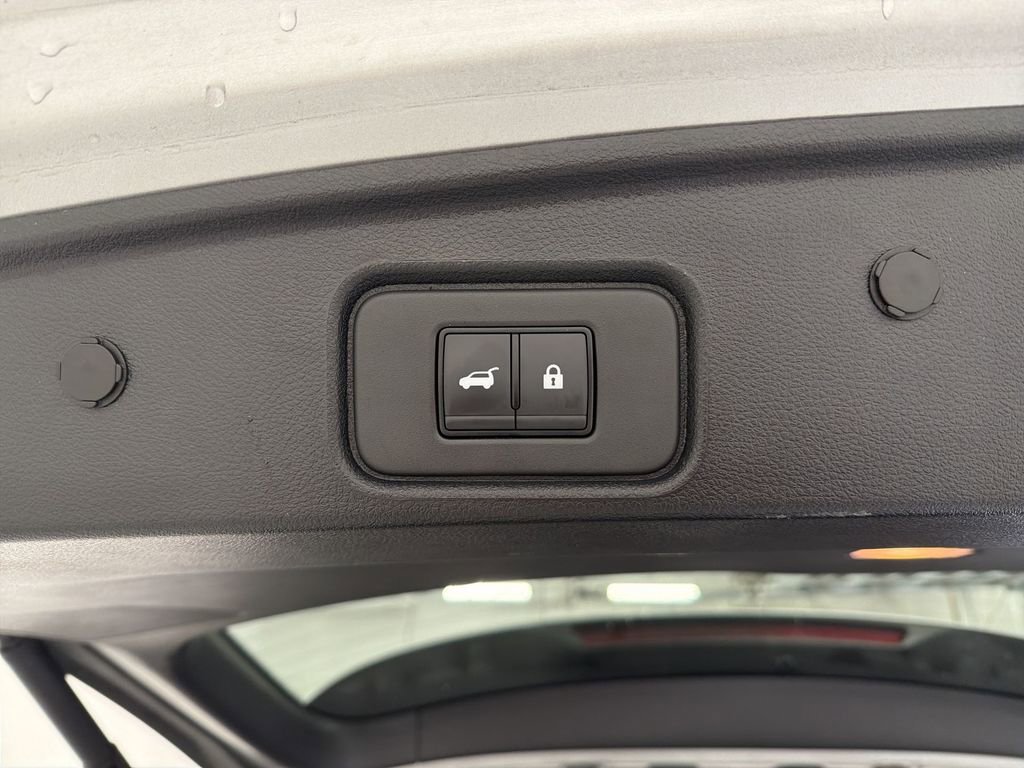 Certified 2025 Nissan Pathfinder Platinum w/ Cargo Package FWD image 17