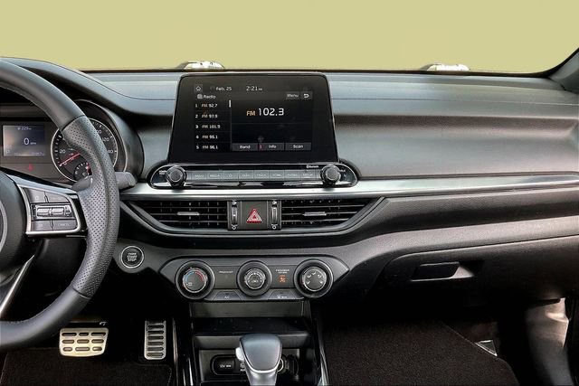 Used 2021 Kia Forte GT-Line image 9