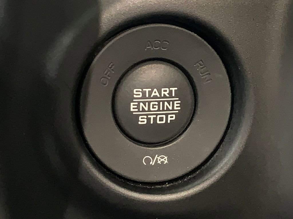 Used 2022 Jeep Wrangler Unlimited Rubicon w/ Steel Bumper Group image 15