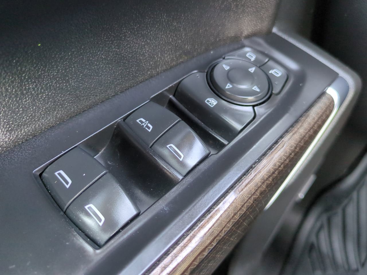 Used 2021 Chevrolet Silverado 1500 LT Trail Boss w/ Convenience Package II AWD/4WD image 23
