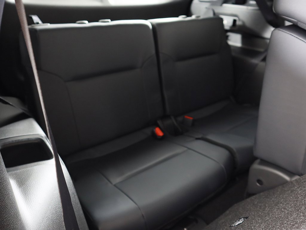 New 2025 Mitsubishi Outlander SE image 35