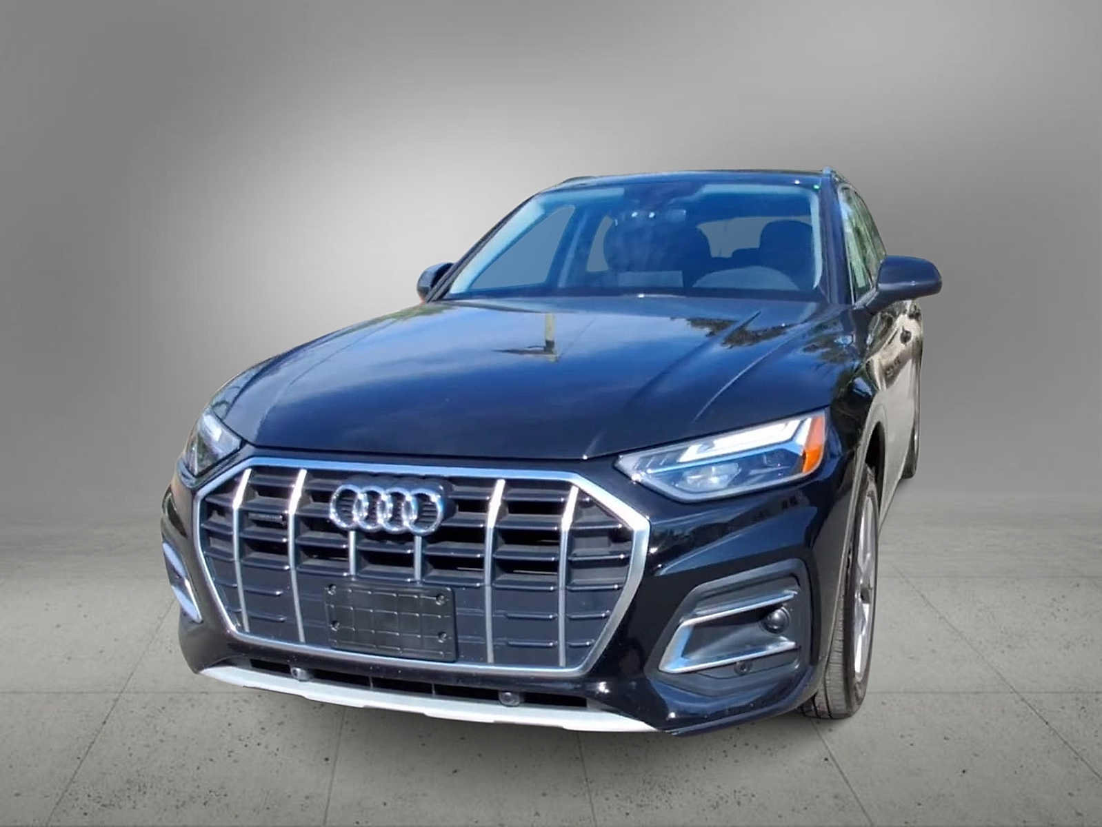 Used 2023 Audi Q5 2.0T Premium w/ Convenience Package AWD/4WD image 3