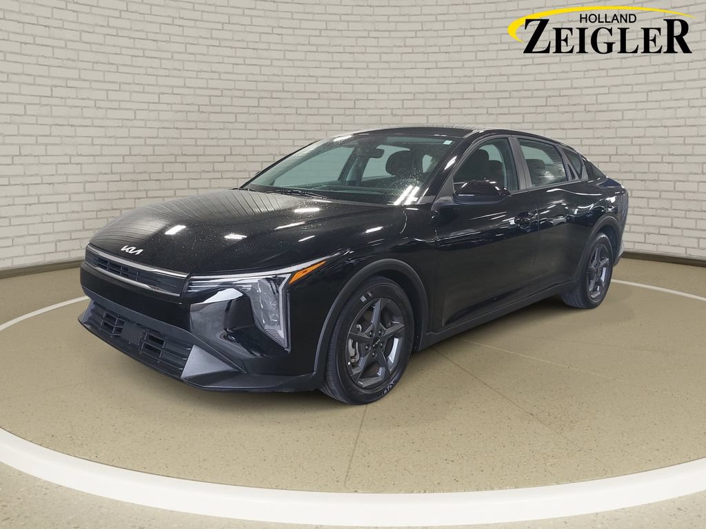 Used 2025 Kia K4 FWD image 1