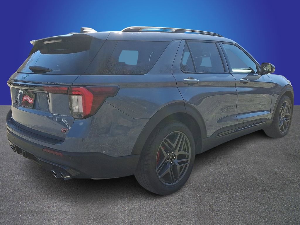 Used 2025 Ford Explorer ST image 4