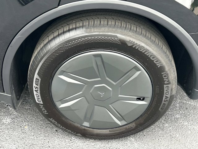Used 2026 Tesla Model Y 2WD image 14