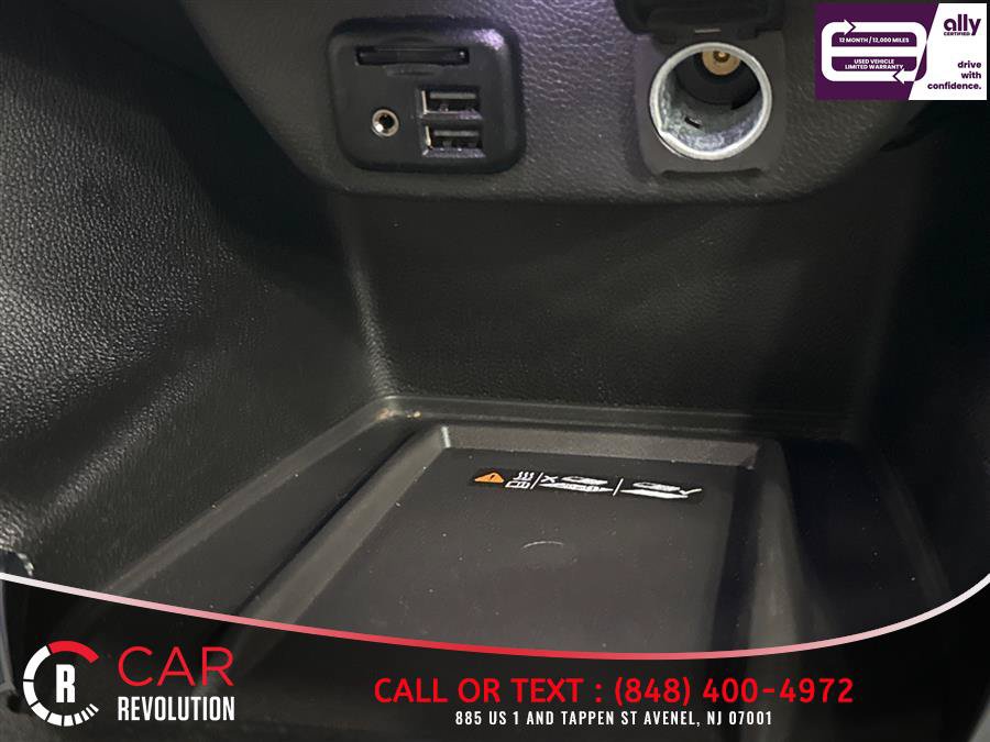 Used 2023 Chevrolet Traverse Premier FWD image 22