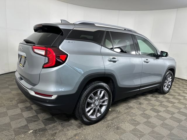 Used 2023 GMC Terrain SLT image 3