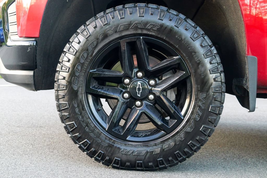 Used 2021 Chevrolet Silverado 1500 Custom Trail Boss AWD/4WD image 17