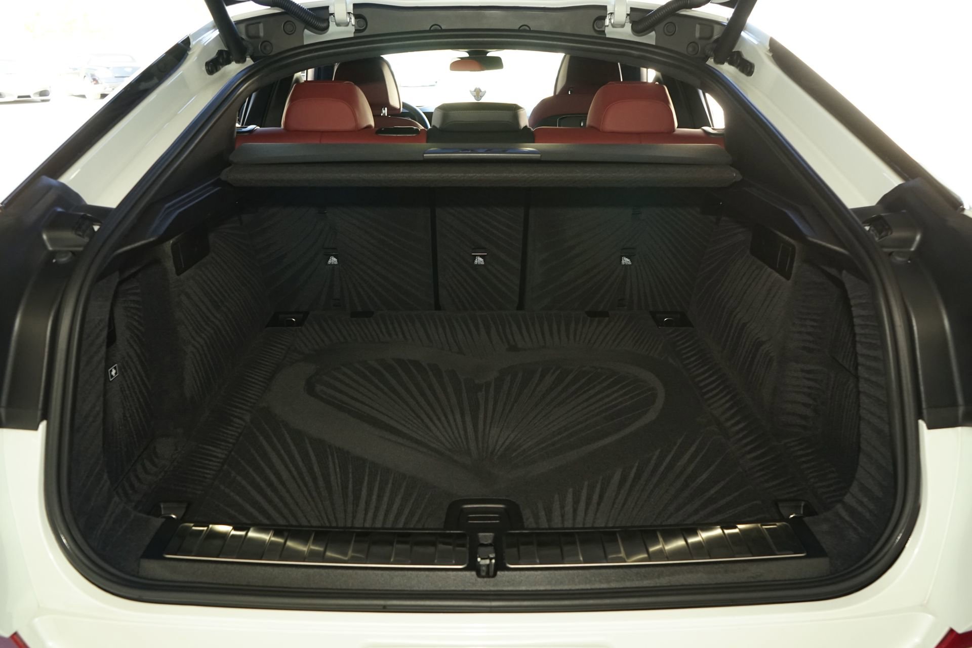 Used 2026 BMW X6 xDrive40i image 32