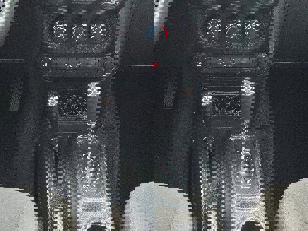 Used 2018 Jeep Wrangler Unlimited Sport w/ Connectivity Group image 13