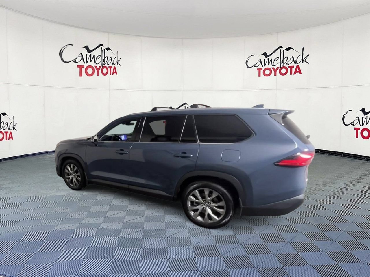 Used 2024 Toyota Grand Highlander AWD image 8