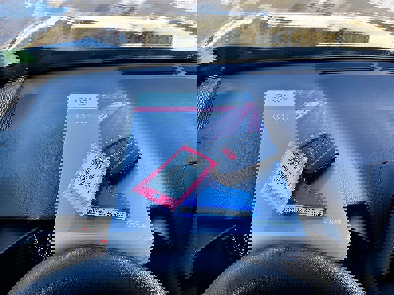 Used 2024 Toyota RAV4 XLE image 31