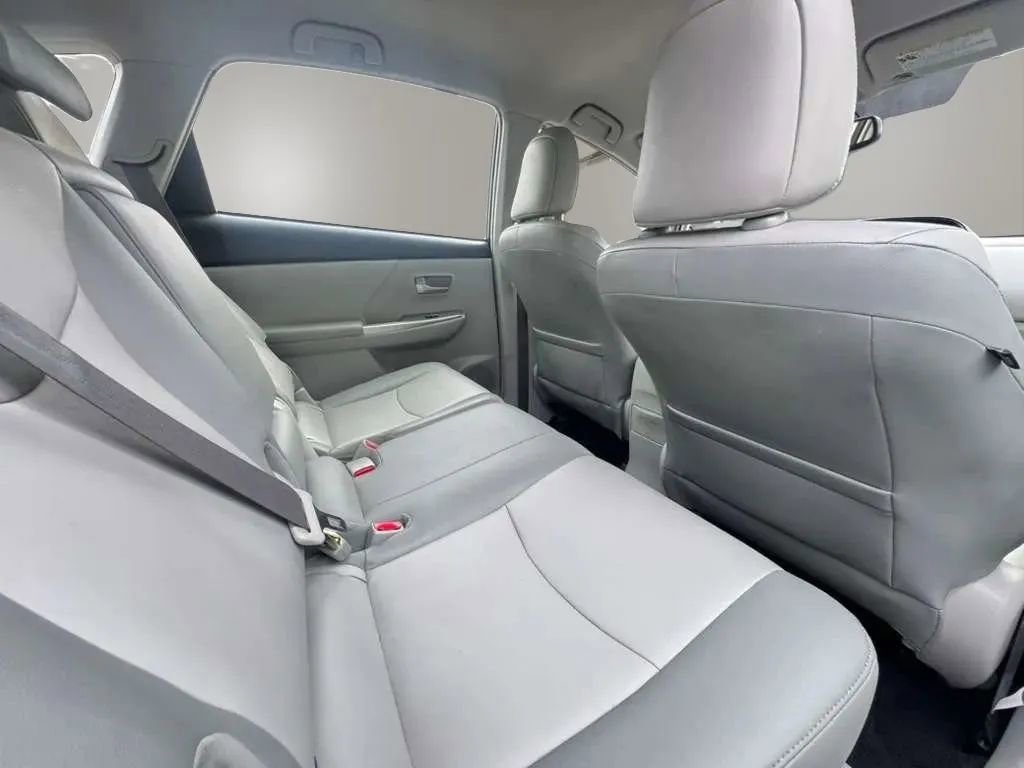 Used 2012 Toyota Prius V Five FWD image 15