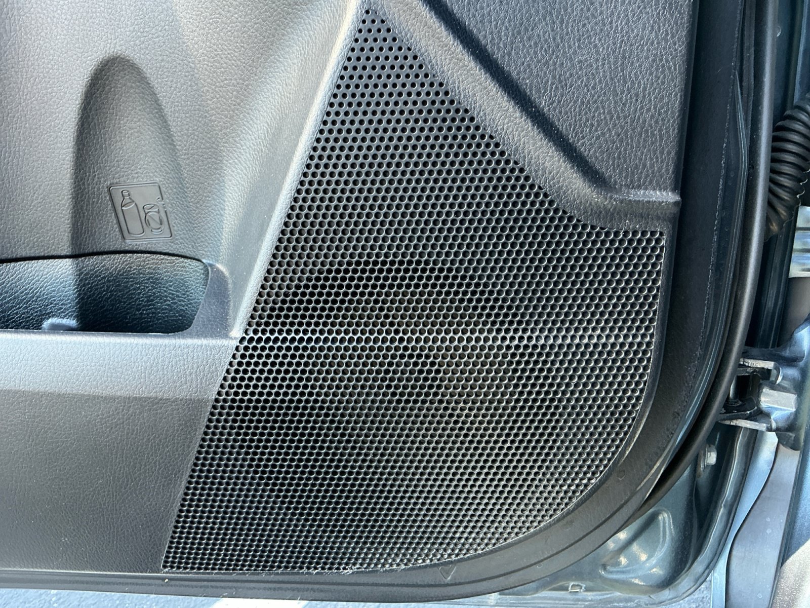 Used 2017 Toyota Corolla LE w/ Carpet Mat Package (TMS) FWD image 27