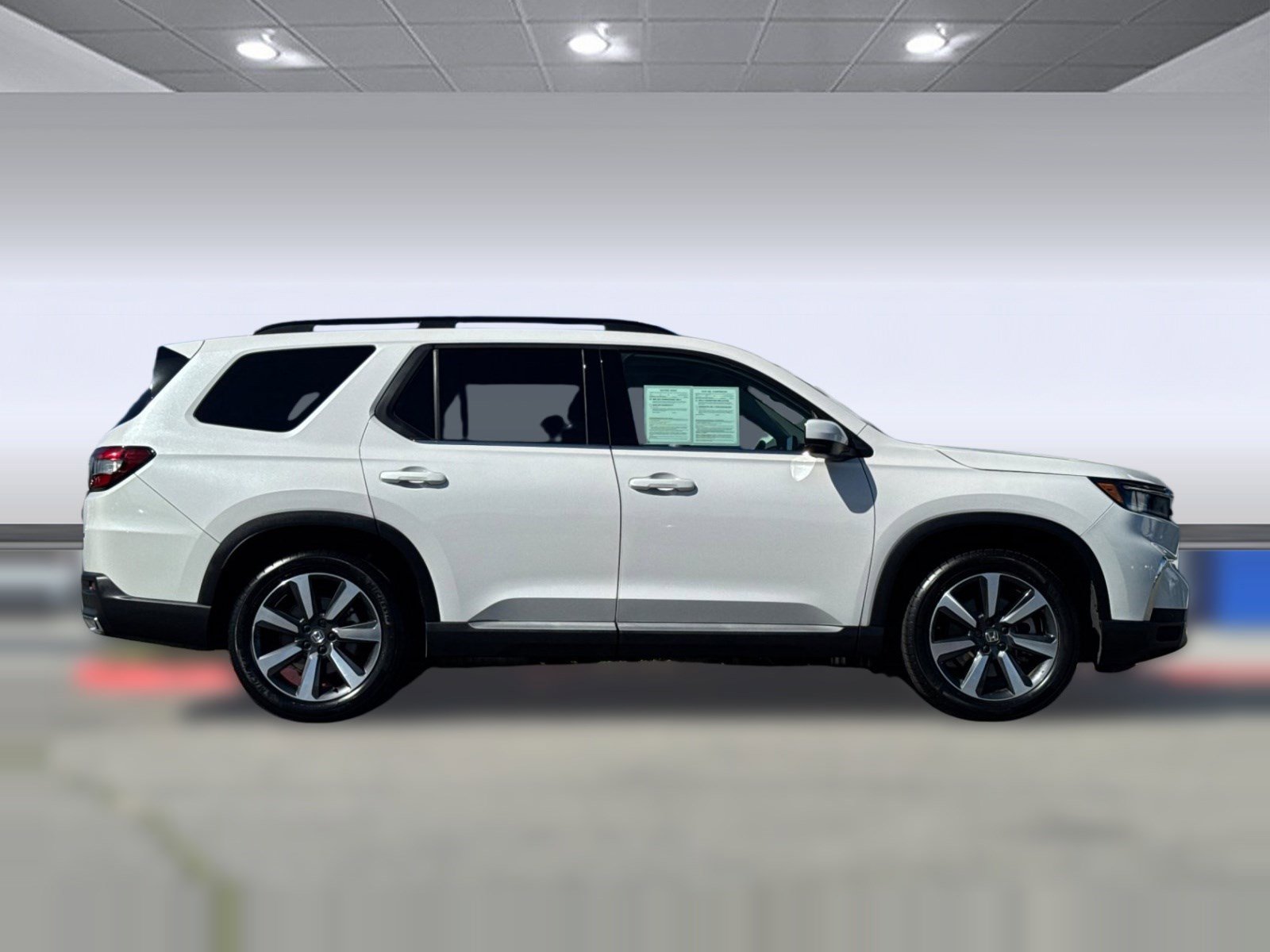 Certified 2025 Honda Pilot Touring image 7