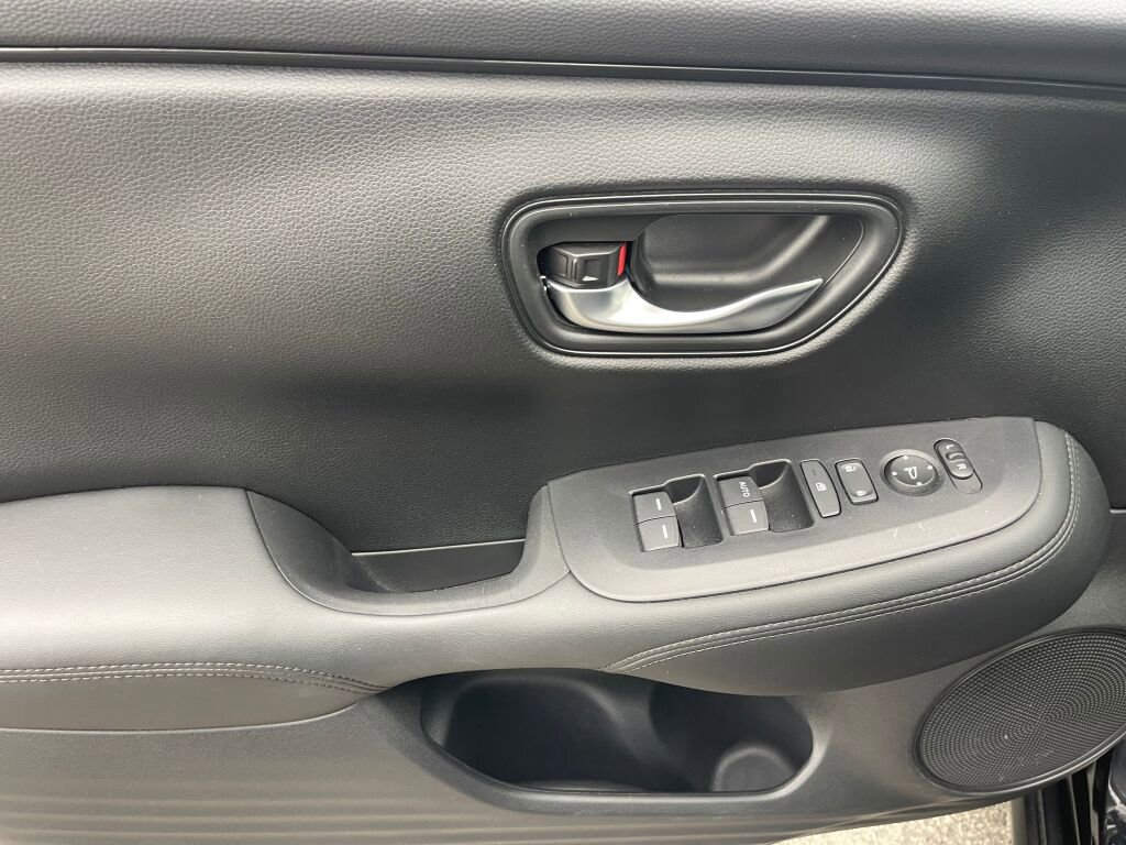 Certified 2024 Honda HR-V LX image 7
