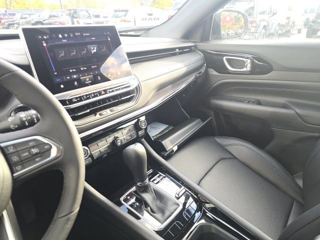 New 2026 Jeep Compass Limited image 24