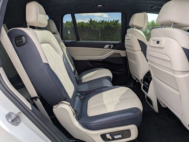 Used 2020 BMW X7 xDrive50i w/ Executive Package image 23