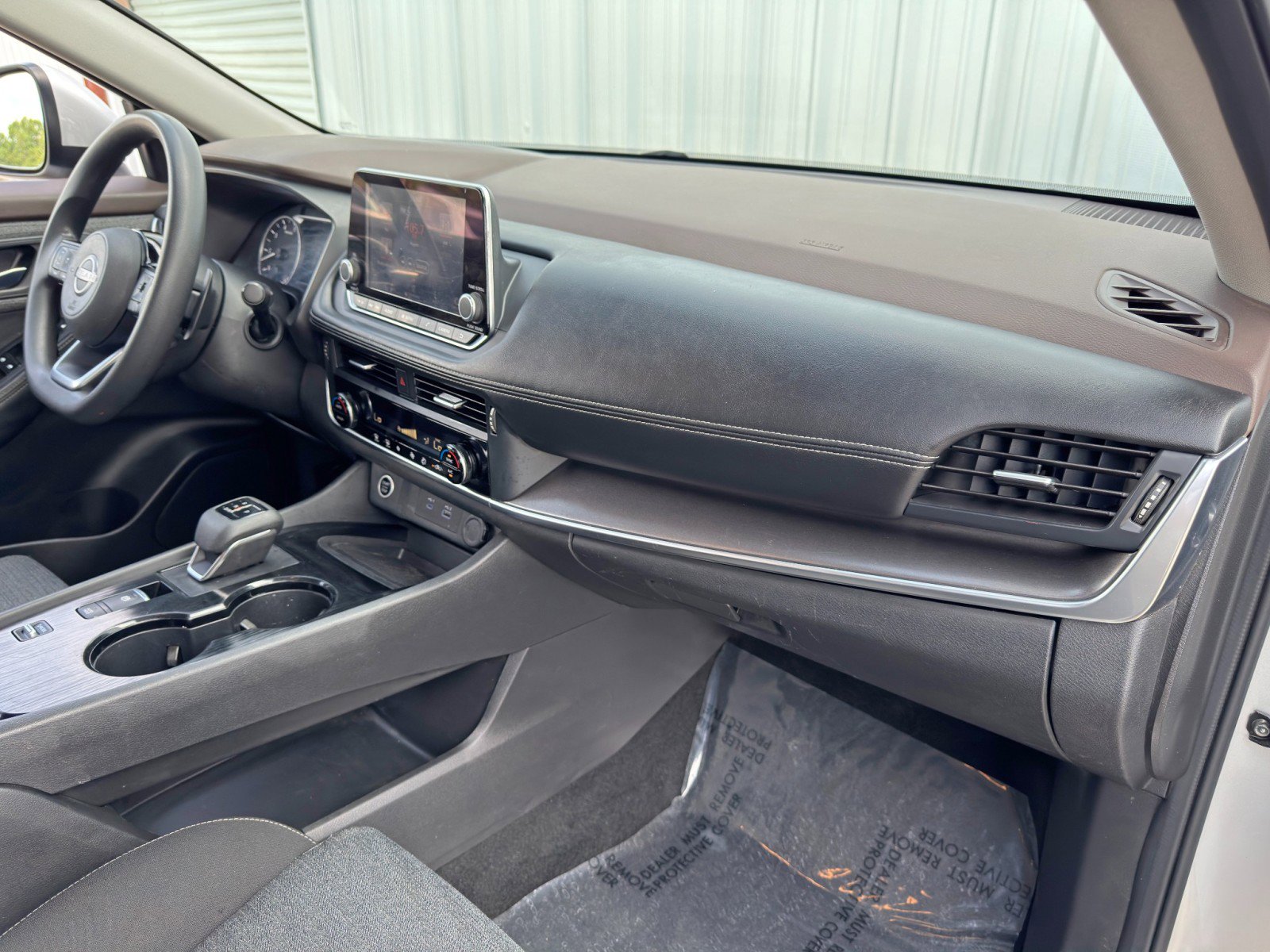 Used 2023 Nissan Rogue SV image 13