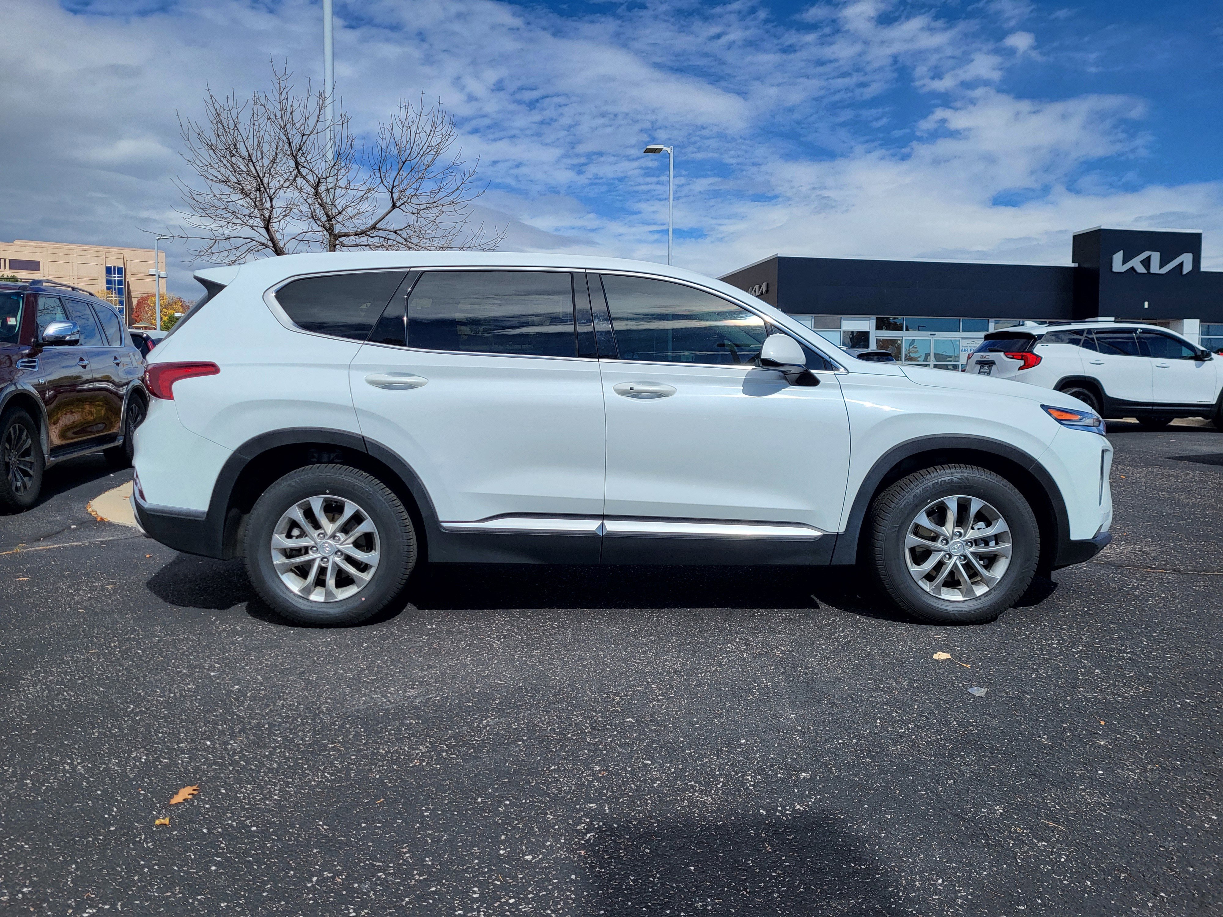 Used 2019 Hyundai Santa Fe SEL image 3