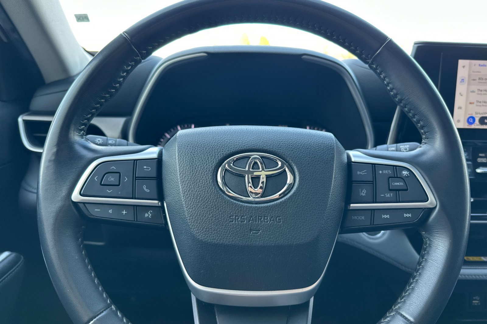 Used 2023 Toyota Highlander XLE image 24