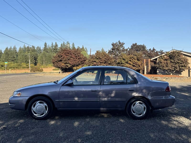 Used 1998 Toyota Corolla LE FWD image 2