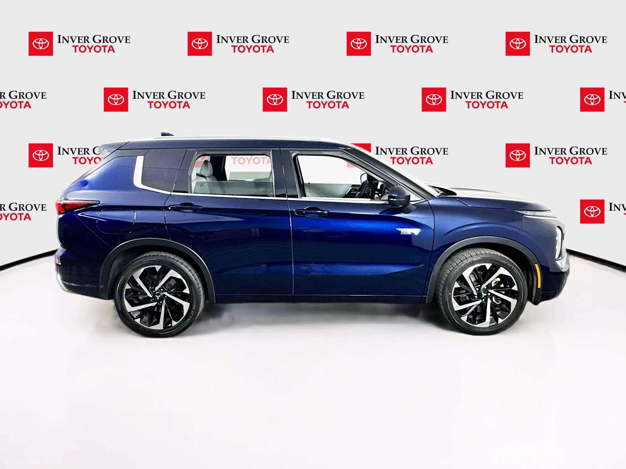 Used 2025 Mitsubishi Outlander SEL AWD/4WD image 4