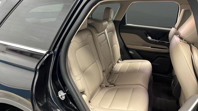 Used 2024 Lincoln Corsair AWD image 9