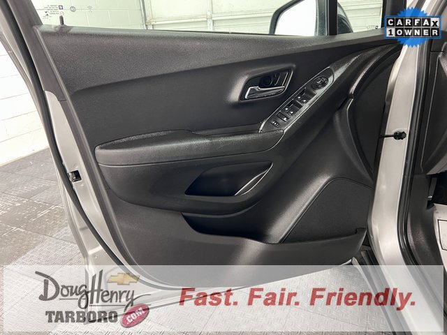 Used 2019 Chevrolet Trax LT w/ Redline Edition image 18