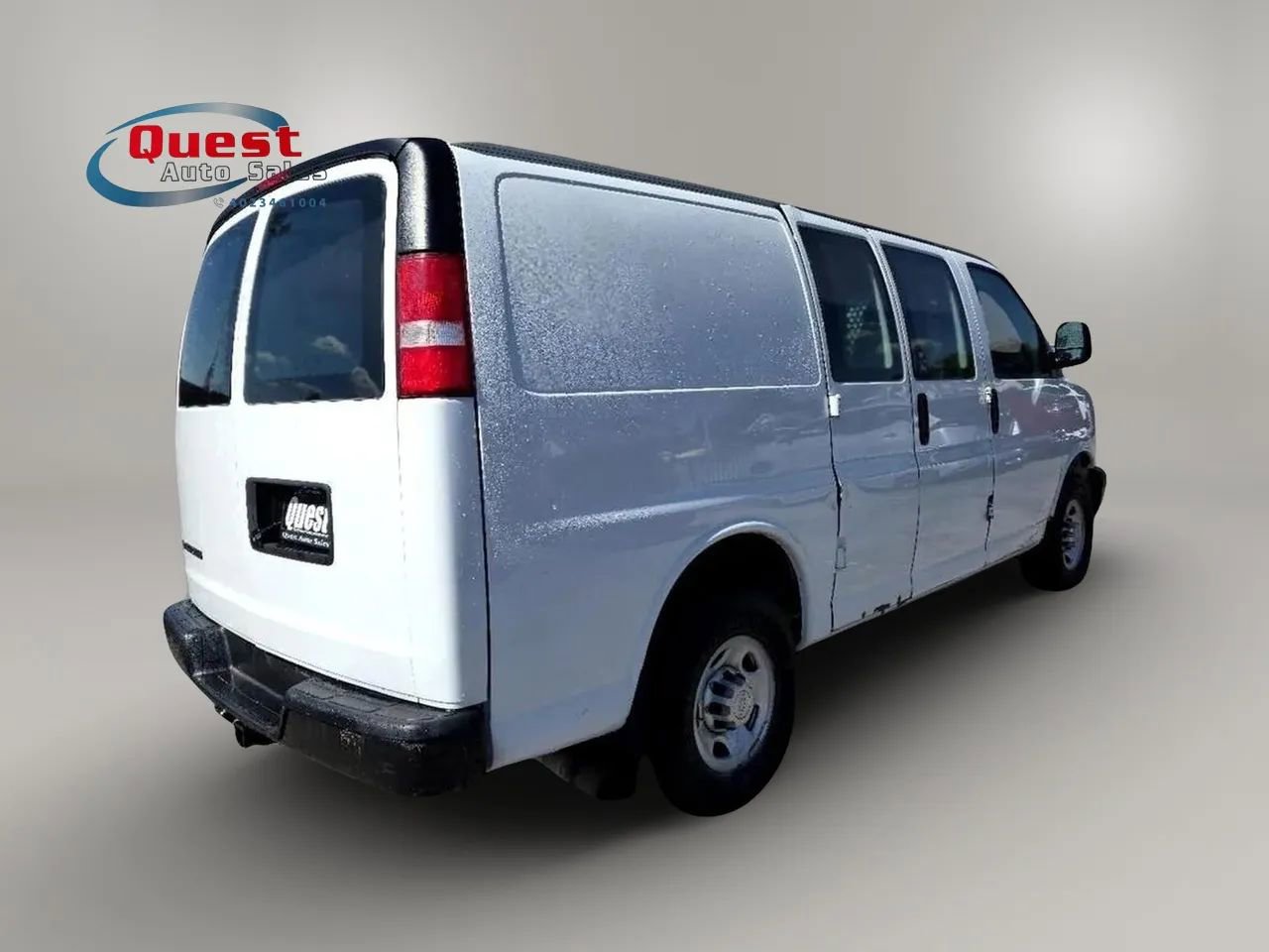 Used 2017 Chevrolet Express 2500 RWD image 5