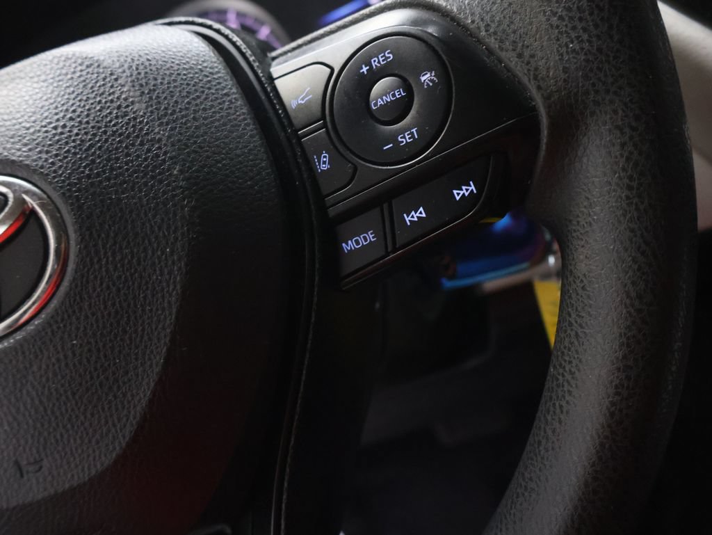 Used 2020 Toyota Corolla LE FWD image 20