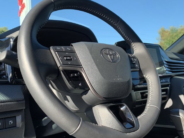 Used 2026 Toyota Camry SE FWD image 19