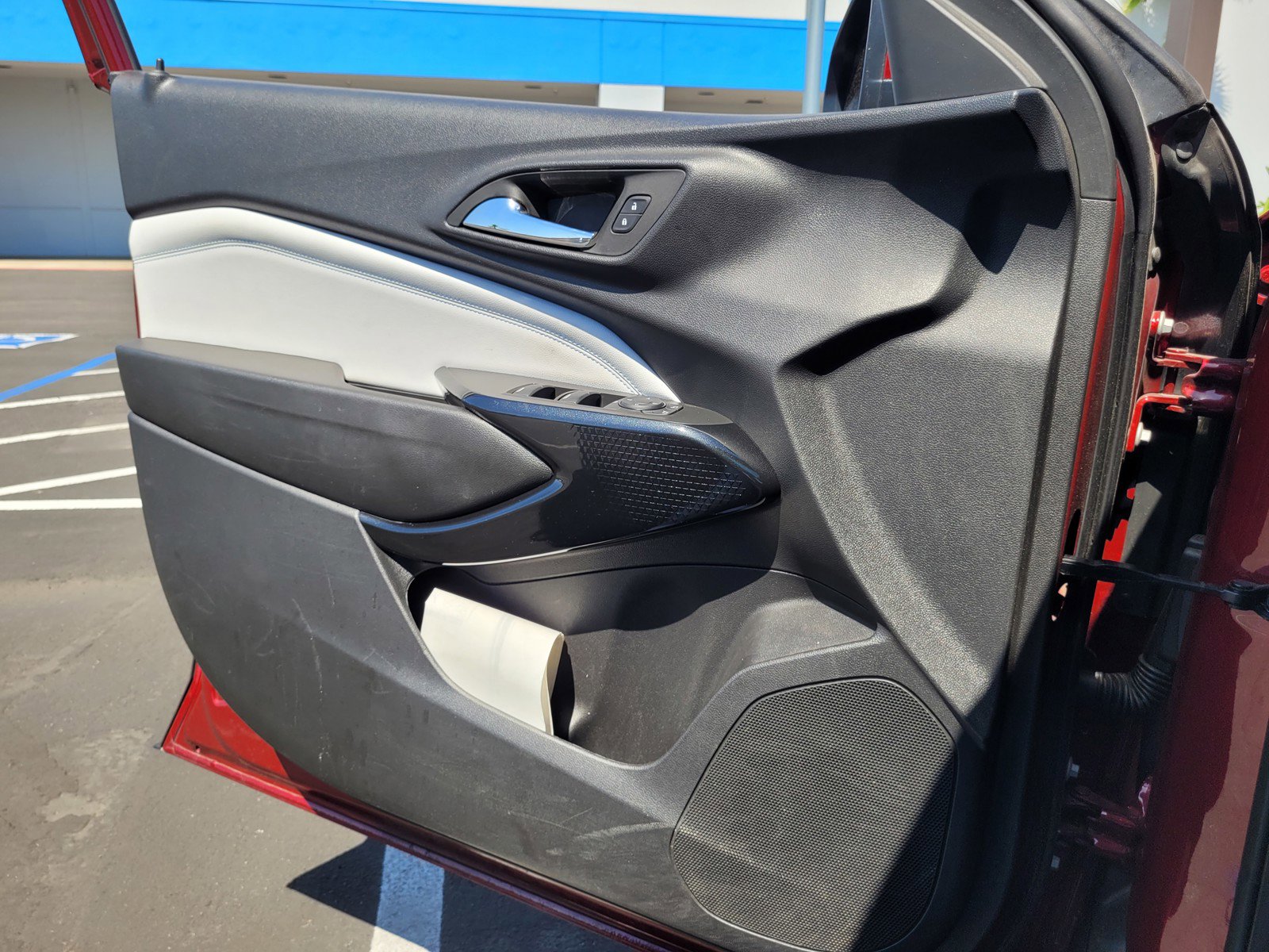 Used 2025 Chevrolet Trax LT w/ LT Convenience Package FWD image 25