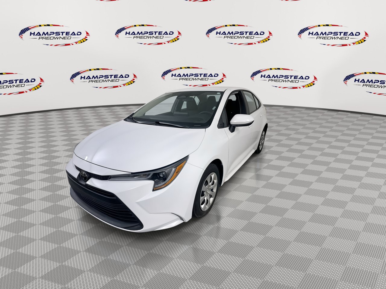 Used 2025 Toyota Corolla LE FWD image 5
