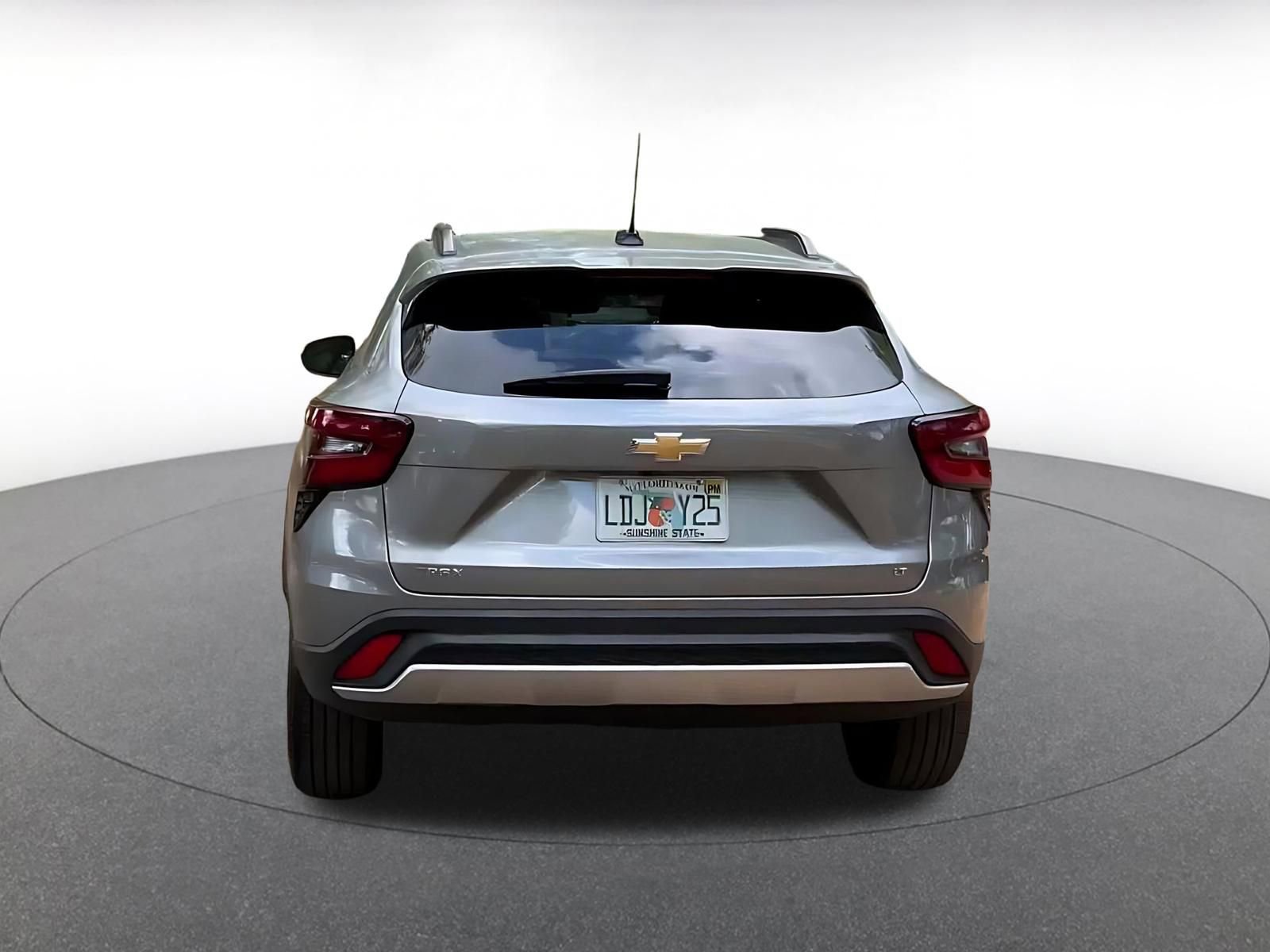 Used 2025 Chevrolet Trax LT image 12