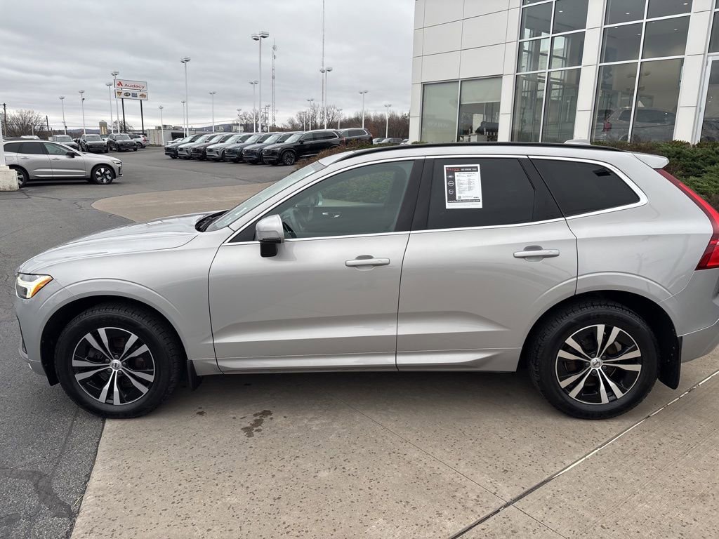 Certified 2023 Volvo XC60 B5 Core w/ Climate Package AWD/4WD image 11