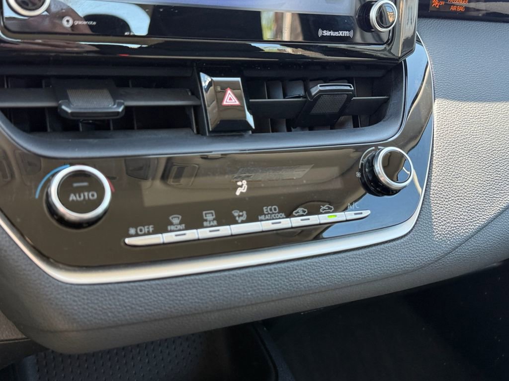 Used 2022 Toyota Corolla LE image 36