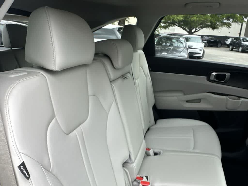Certified 2024 Kia Sorento S w/ Panoramic Sunroof Package FWD image 14