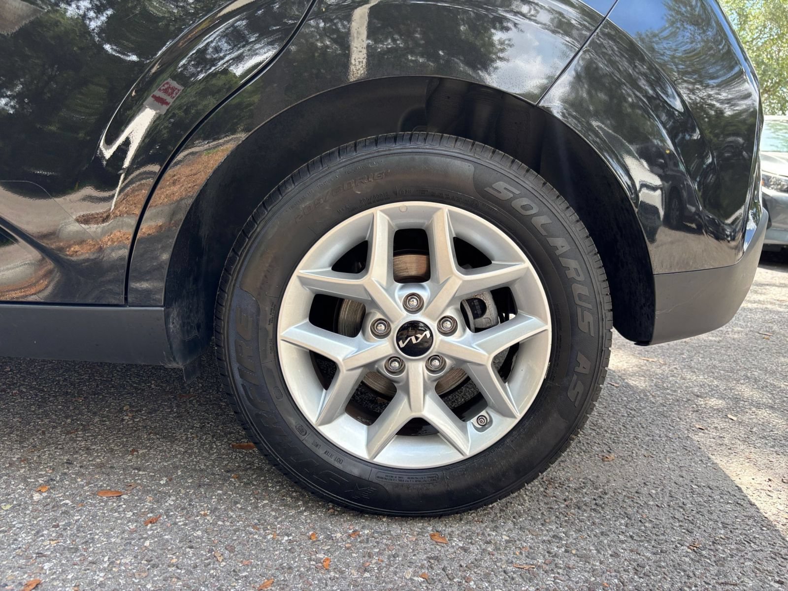 Used 2025 Kia Soul LX w/ LX Technology Package FWD image 27
