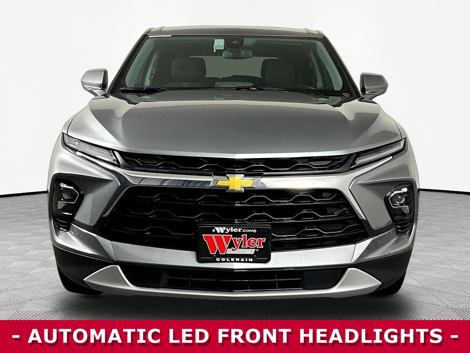 Used 2025 Chevrolet Blazer LT AWD/4WD image 2