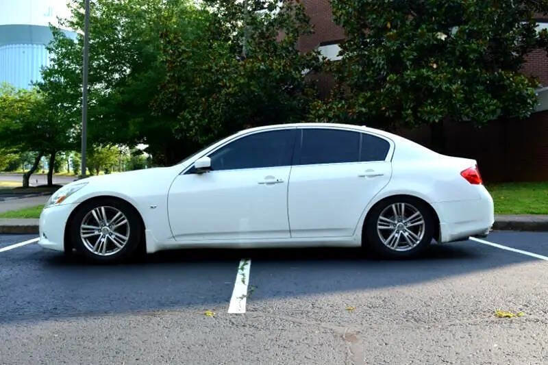 Used 2015 INFINITI Q40 w/ Moonroof Package image 9