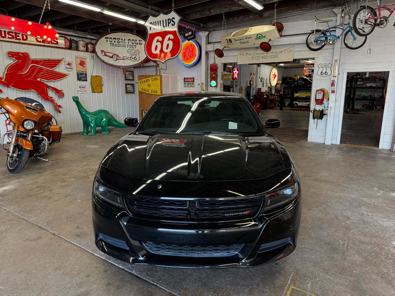 Used 2023 Dodge Charger SXT RWD image 8