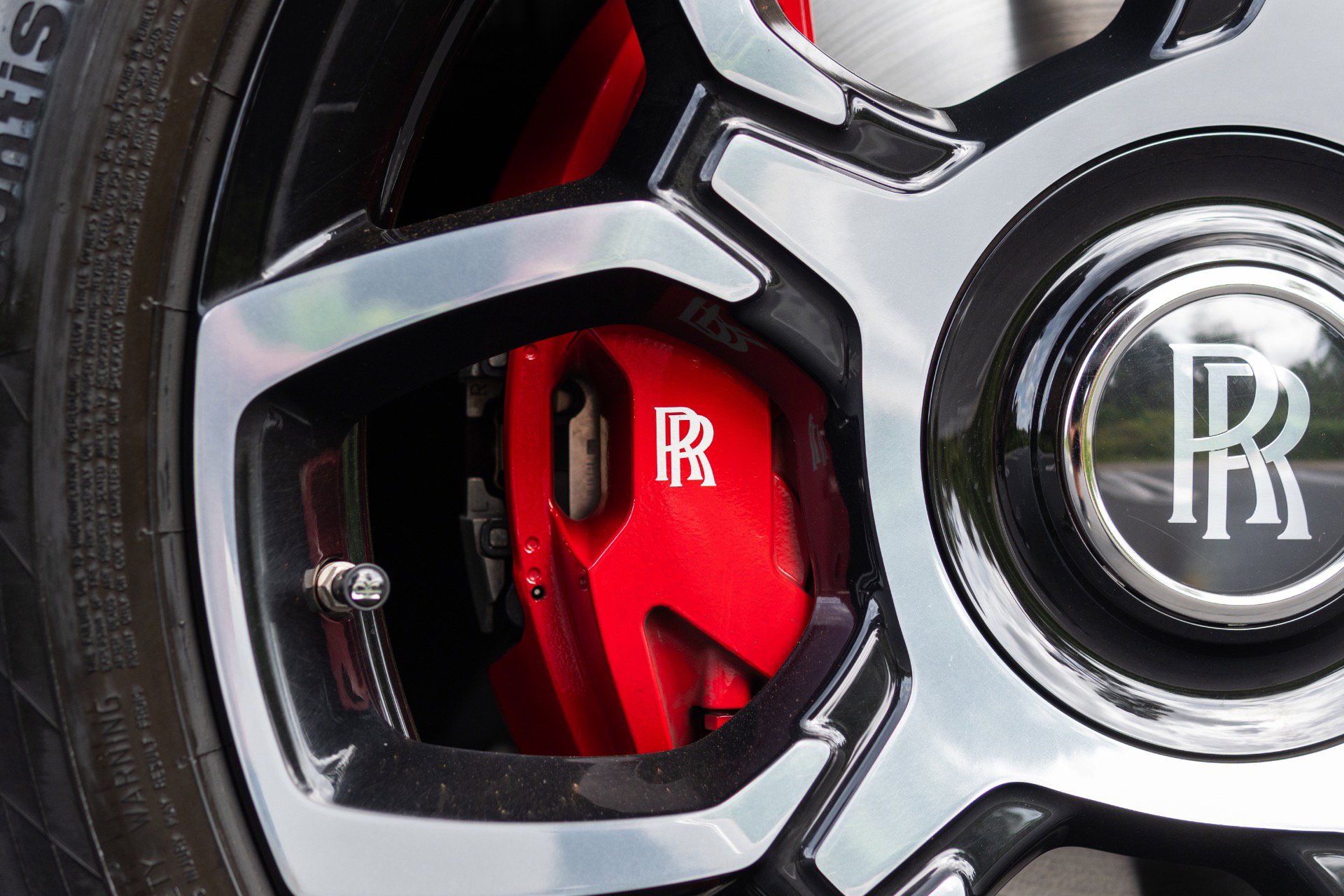 Used 2022 Rolls-Royce Cullinan Black Badge w/ Dark Exterior Package AWD/4WD image 10