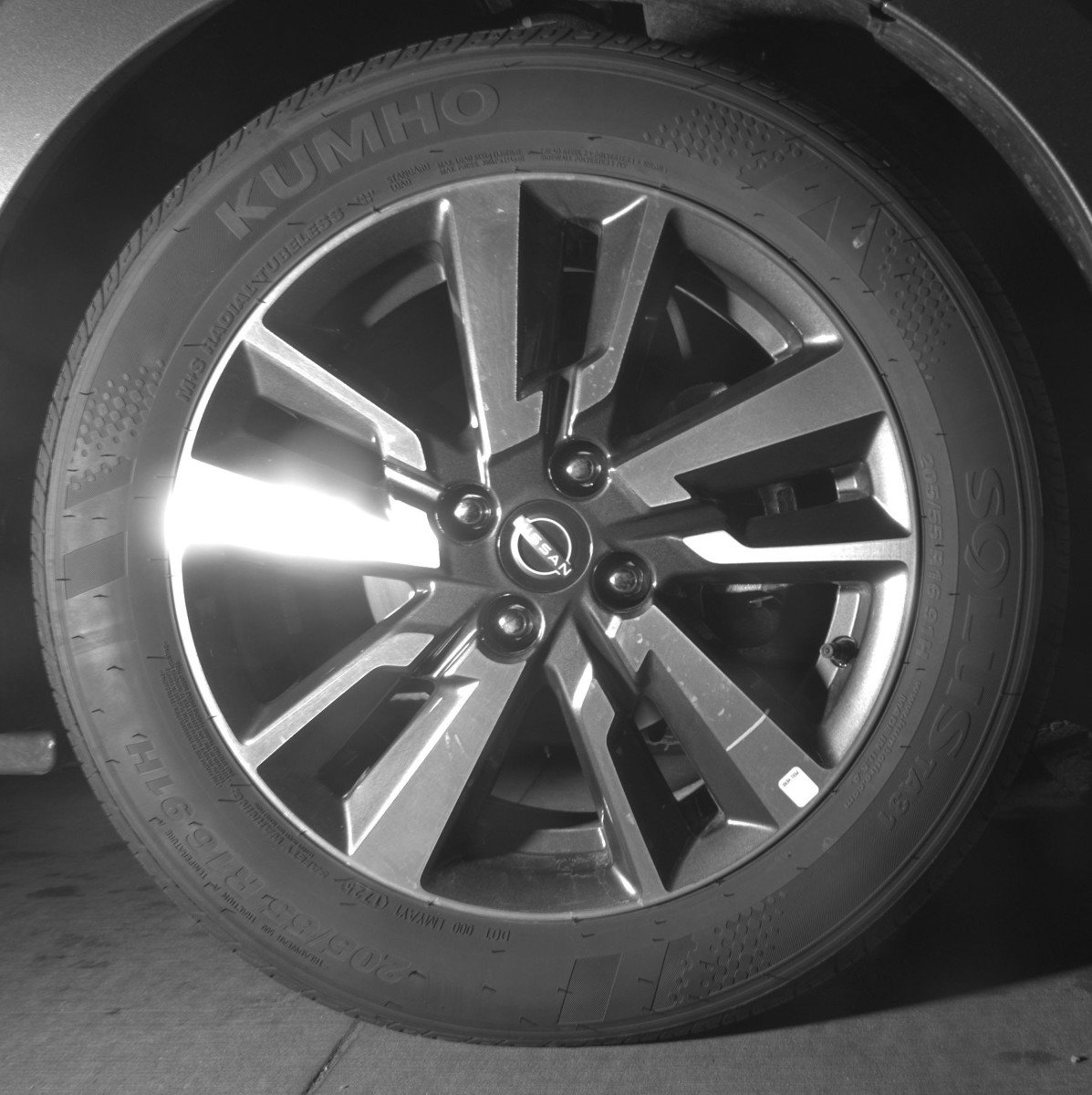 Used 2025 Nissan Versa SV image 13