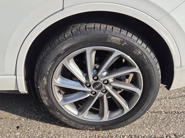 Used 2025 Lincoln Corsair Grand Touring image 4