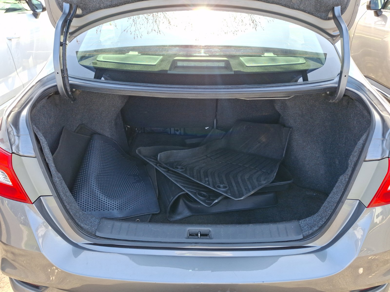 Used 2018 Nissan Sentra SV image 29
